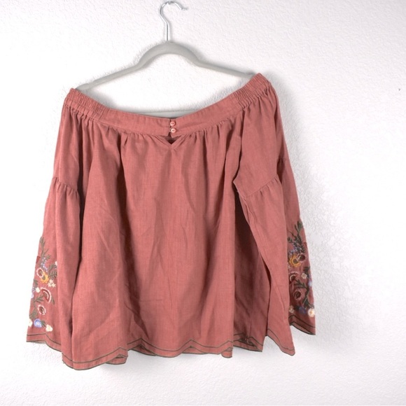 Umgee off the shoulder cute pink/mauve floral top - Picture 2 of 7